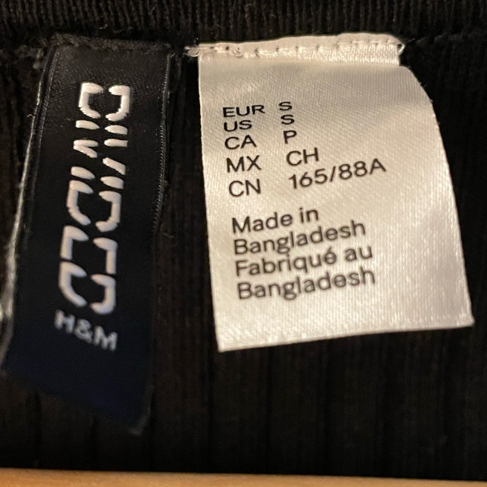H&M Black Ribbed V-Neck Collared Sweater - Picture 3 of 7